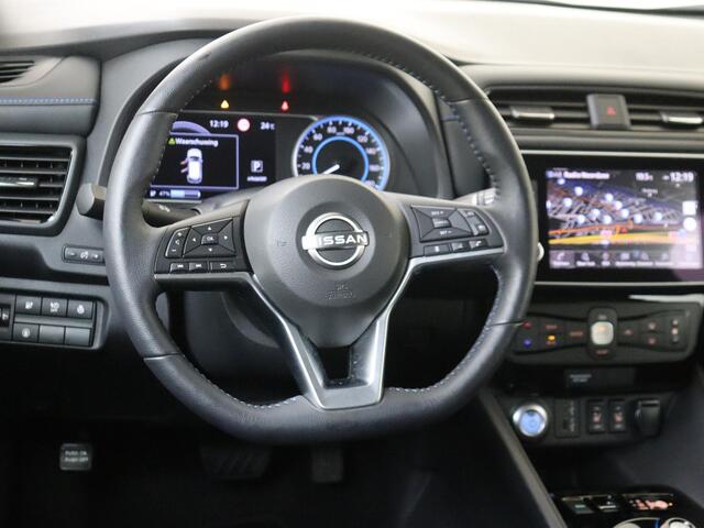 Nissan LEAF N-Connecta 39 kWh | airco automatisch | Apple Carplay/Android | cruise control adaptief | dodehoekdetectie met correctie | lichtmetalen velgen 17" | navigatiesysteem full map | rijstrooksensor met correctie | voorstoelen verwarmd | warmtepomp |