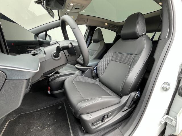 Nissan LEAF Evolve 52 kWh / 10 Jaar Fabrieksgarantie / Panoramadak / Adaptief Cruise Control / Elektr. Voorstoelen / Massage Functie Bestuurder / Apple Carplay&Android Auto / Dab / Elektr. Achterklep / Cold Pack / Warmte Pomp /