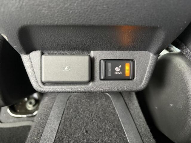Nissan LEAF e+ Tekna 62 kWh / SOH 99% / Trekhaak voor fietsendrager / Stoelverwarming voor en achter / 360 Graden camera / Apple Carplay & Android Auto / BOSE / Stuurverwarming