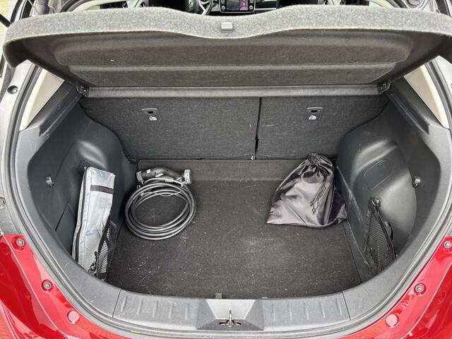 Nissan LEAF N-Connecta 40 kWh l voorstoelen verwarmd l Apple Carplay/Android Auto l cruise control adaptief l