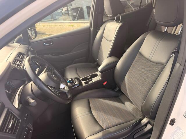 Nissan LEAF Tekna 40 kWh | NAVIGATIE | 360° CAMERA | STOELVERWARMING |