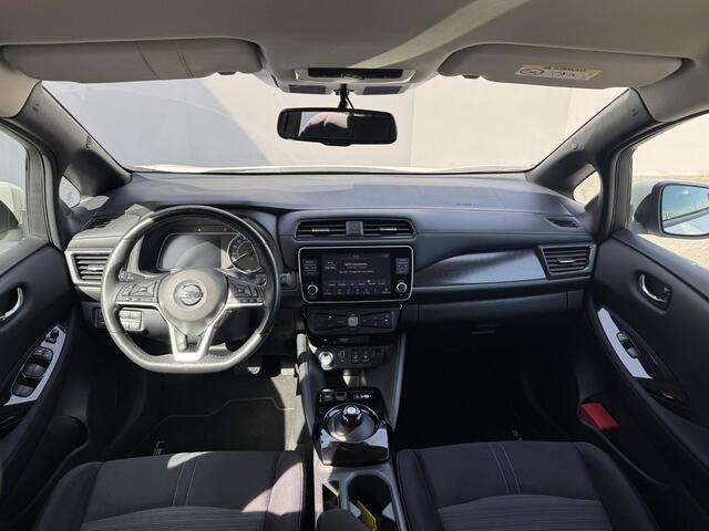 Nissan LEAF e+ N-Connecta 62 kWh / Eerste Eigenaar / Dealer Onderhouden / Afneembare voor fietser drager Trekhaak / Navigatie / Stoel- en Stuurverwarming / Cruise Control / Climate Control / 360 Graden Camera /