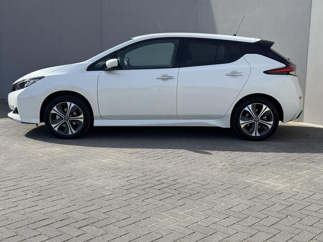 Nissan LEAF e+ N-Connecta 62 kWh / Eerste Eigenaar / Dealer Onderhouden / Afneembare voor fietser drager Trekhaak / Navigatie / Stoel- en Stuurverwarming / Cruise Control / Climate Control / 360 Graden Camera /