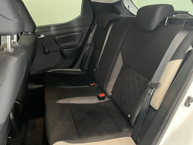 Nissan MICRA 0.9 IG-T N-Connecta | Navigatie | Climate Control | Cruise Control | Lichtmetalen velgen 16" | Parkeersensoren achter en achteruitrijcamera
