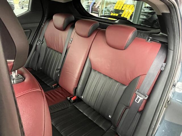 Nissan MICRA 0.9 IG-T Tekna STOELVERWARMING / LICHTMETAAL / 4 SEIZOENEN BANDEN / PARKEERCAMERA + SENSOREN / AIRCO / LEER!