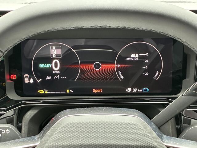 Nissan MICRA ADVANCE - Launch Edition 52 kWh Nieuw uit voorraad leverbaar | Draadloze telefoonlader | Verwarmbare stoelen en stuurwiel | Parkeersensoren voor- en achter | Navigatiesysteem | Adaptieve Cruise Control | Fabrieksgarantie