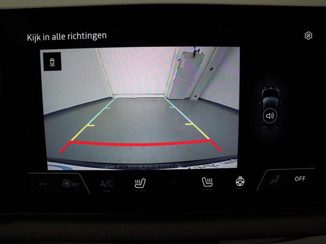 Nissan MICRA EVOLVE 52 kWh 18" velgen | Harmon Kardon | parkeersensoren rondom | Navigatie