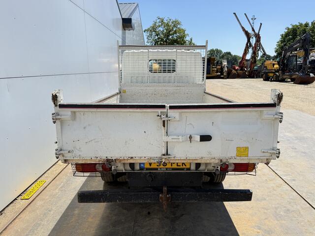 Nissan NT400 130PK 3.0 Kipper Dubbellucht 3.5t Trekhaak Airco Benne Tipper