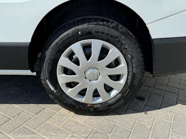 Nissan PRIMASTAR 2.0 dCi L2H1 N-Connecta / 5 Jaar fabrieksgarantie / Trekhaak / Navigatie / Achteruitrijcamera / Cruise Control / Airco / Apple carplay & android auto /