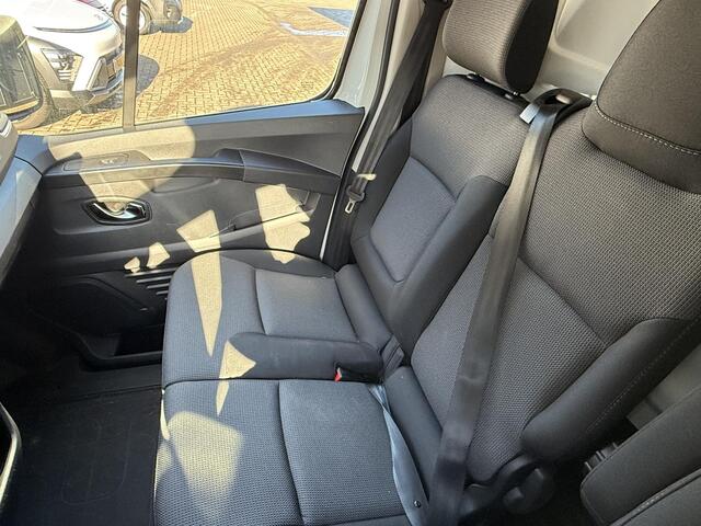Nissan PRIMASTAR 2.0 dCi L1H1 Acenta / Airco / Apple&Android Carplay / Cruise Control / Sensoren achter / Bluetooth / DAB / 3 zitplaatsen