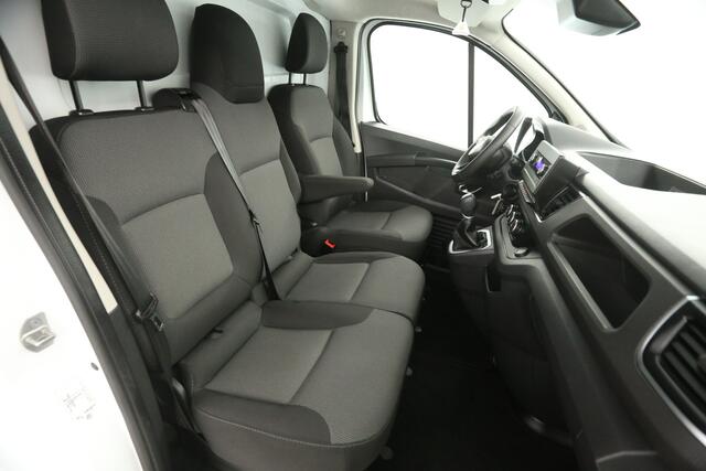 Nissan PRIMASTAR 2.0 dCi L2H1 Acenta 150PK Automaat Airco Cruise LED Trekhaak PDC 3 Persoons