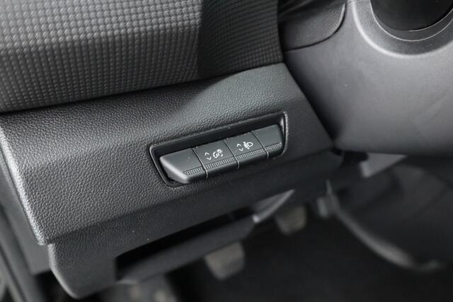 Nissan PRIMASTAR 2.0 dCi L2H1 Acenta | Dubb.Cab | 6 pers. | Cruise | Trekhaak | Airco |