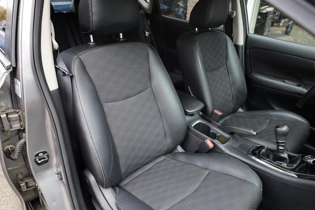 Nissan PULSAR 1.2 DIG-T N-Connecta HALF-LEER CAMERA NAVI CRUISE CLIMA BT-TELEFOONVERB. 17''LMV