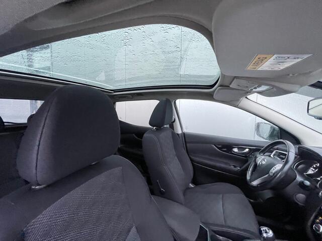 Nissan QASHQAI 1.6 N-Connecta Navigatie, Panoramadak, 360 Camera, Trekhaak, Climate Control, Cruise Control, 18"Lm