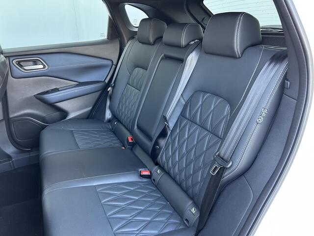 Nissan QASHQAI 1.5 e-Power Tekna Plus AUTOMAAT / Voorstoelen, stuurwiel + voorruit verwarmd / Rondomzichtcamera / Parkeersensoren voor + achter / Panorama dak/ Luxe lederen bekleding / Lichtmetalen velgen 20" / Apple Car Play & Android Auto / Automatische airco