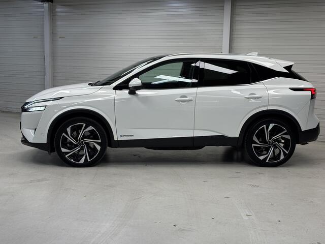 Nissan QASHQAI 1.5 e-Power Tekna Plus AUTOMAAT / Voorstoelen, stuurwiel + voorruit verwarmd / Rondomzichtcamera / Parkeersensoren voor + achter / Panorama dak/ Luxe lederen bekleding / Lichtmetalen velgen 20" / Apple Car Play & Android Auto / Automatische airco