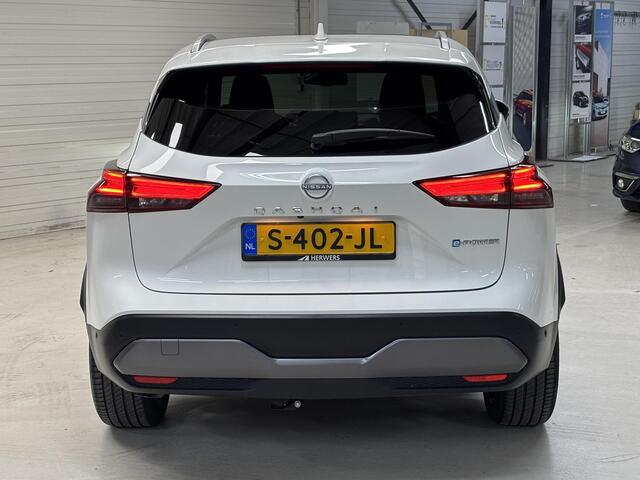 Nissan QASHQAI 1.5 e-Power Tekna Plus AUTOMAAT / Voorstoelen, stuurwiel + voorruit verwarmd / Rondomzichtcamera / Parkeersensoren voor + achter / Panorama dak/ Luxe lederen bekleding / Lichtmetalen velgen 20" / Apple Car Play & Android Auto / Automatische airco