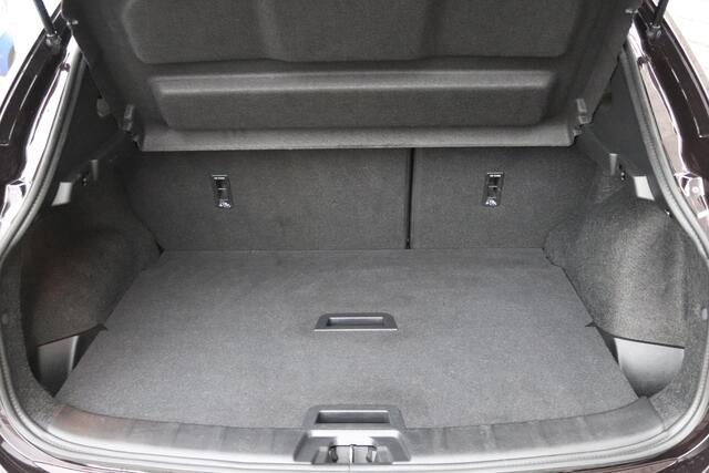 Nissan QASHQAI 1.3 DIG-T Premium Edition | Stoelverwarming | Trekhaak | 360-graden camera | Tekna |