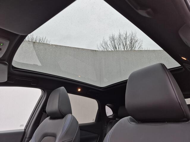 Nissan QASHQAI 1.3 MHEV Xtronic Tekna Automaat / HUD / Panoramadak / Stuur- en Stoelverwarming / Elektr. klep / Apple Carplay Android / Trekgewicht 1.800 Kg /