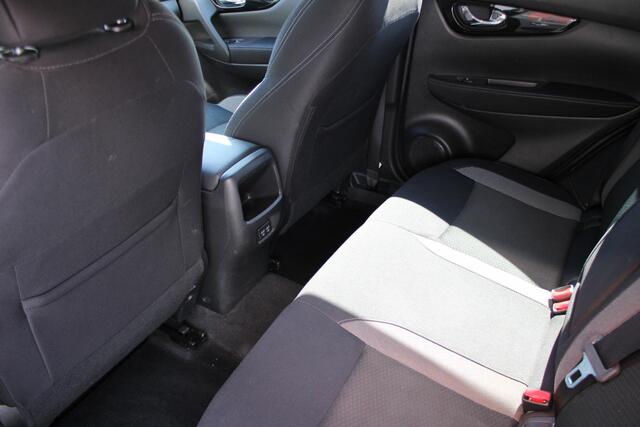 Nissan QASHQAI DIG-T 160 DCT N-Connecta | AUTOMAAT | DESIGN PACK | ALLSEASONBANDEN |