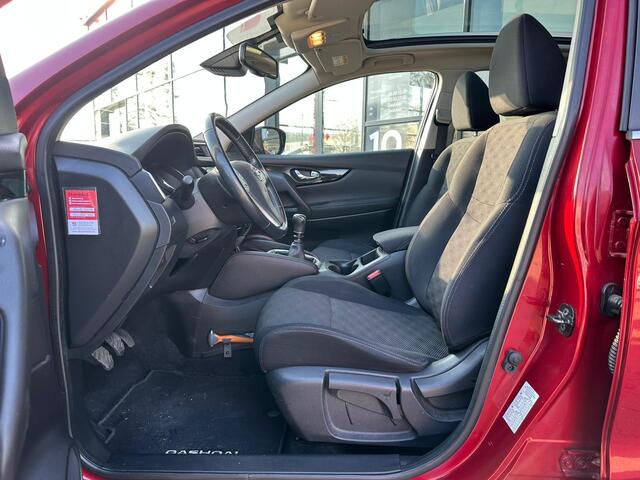 Nissan QASHQAI 1.2 N-Connecta *Pano en Trekhaak* Nissan Qashqai 1.2 N-Connecta