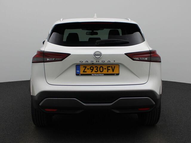 Nissan QASHQAI 1.3 MHEV Xtronic Tekna | Automaat | Panorama-dak | 360 Camera | Head-up display | Navigatie | Adapt. Cruise Control | Climate Control | 19" Lichtmetalen Velgen |