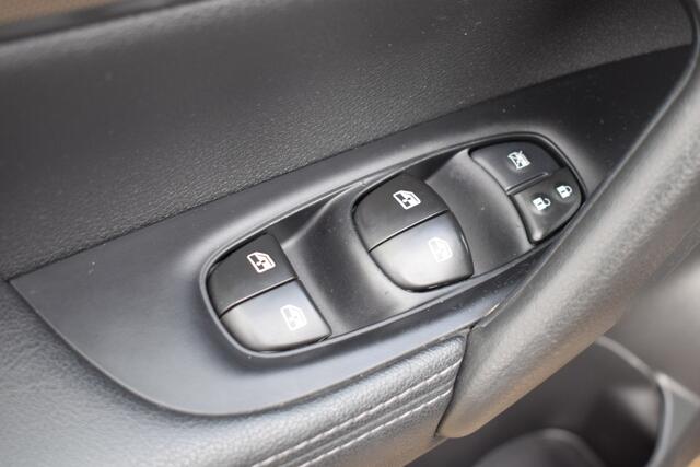 Nissan QASHQAI 1.3 DIG-T Tekna//Pano//Automaat!