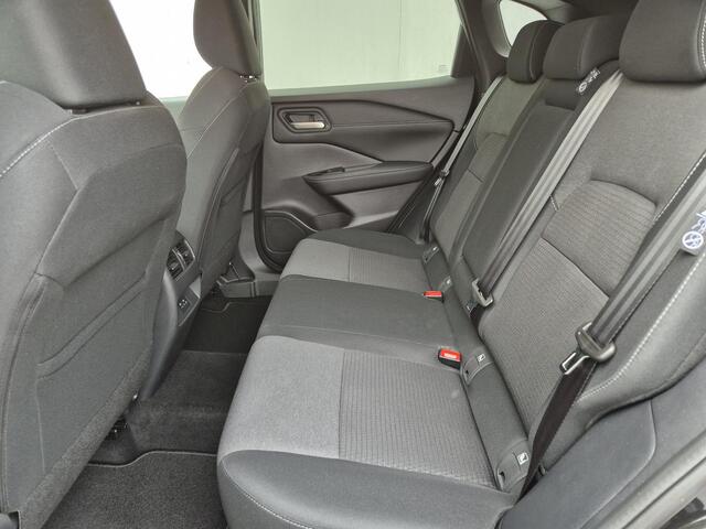 Nissan QASHQAI 1.3 MHEV Xtronic N-Connecta Automaat / Elektrische bedienbare achterklep / Trekgewicht 1400 Kg / Apple Carplay Android Auto / Cold Pack Stuur-, Stoel en Voorruitverwarming / Rondomzicht camera /