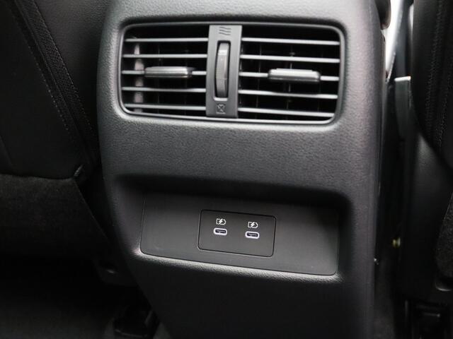 Nissan QASHQAI Mild-Hybrid 158 Xtronic N-Connecta + Panoramisch glazen dak + Cold Pack | 12.3" TFT digitale cockpit | Audiosysteem met DAB, Apple Carplay & Android Auto, USB-aansluiting, stuurwielbediening en 6 luidsprekers | Blind Spot Warning & Intervention (BSW + BSI
