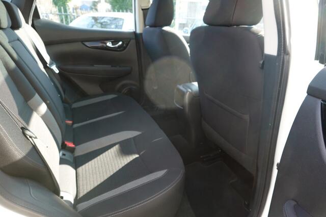 Nissan QASHQAI 1.3 DIG-T BUS. ED. Panorama Car PLay Trekhaak