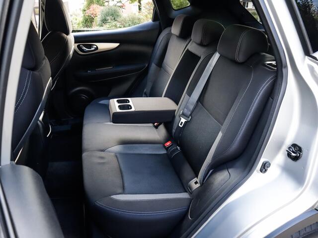 Nissan QASHQAI 1.2 N-Connecta (116 PK) 2e-Eig. & Nwe Motor + Autom. BOVAG-Garantie. NL-Auto, Trekhaak, Panoramadak, Navigatie, Cruisecontrol, Keyless-Entry/Start, Achteruitrijcamera, Bluetooth, Parkeersensoren-V+A, DAB Licht-Zicht-Pakket, Lm-Velgen-18Inch, Privacy-Glas