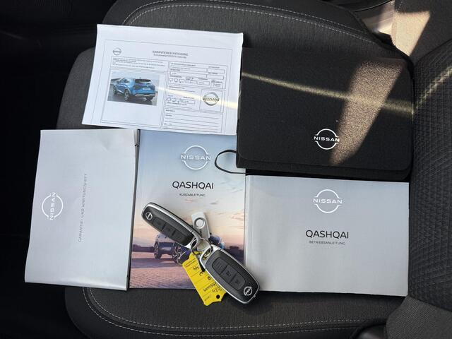 Nissan QASHQAI 1.3 MHEV Xtronic N-Connecta Automaat / 1800kg Trekgewicht / Design Pakket Panorama dak / Two Tone / Cold Pack / Navi / Apple Carplay Android /