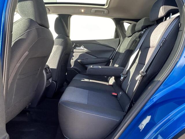 Nissan QASHQAI 1.3 MHEV Xtronic 158 N-Connecta Automaat /1800kg Trekgewicht / Design Pakket Panorama dak / Two Tone / Cold Pack