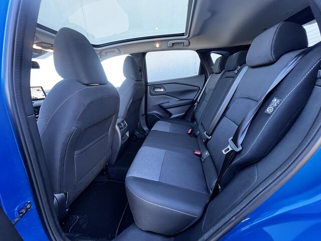 Nissan QASHQAI 1.3 MHEV Xtronic N-Connecta Automaat /1800kg Trekgewicht / Design Pakket Panorama dak / Two Tone / Stuur- stoel- en voorruitverwarming / Navi / Apple Carplay Android /