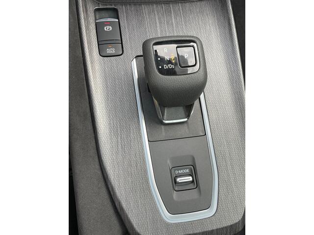 Nissan QASHQAI 1.3 MHEV Tekna Plus Automaat Nieuw Model Navigatie, Panoramadak, Climate Control, Adaptive Cruise Control,Leder, 20"Lm, LED, Stoel/Stuurverwarming