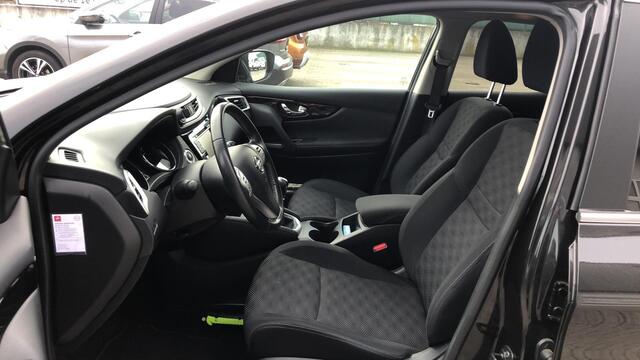 Nissan QASHQAI 1.2 N-Connecta |Panoramadak| Dakrail|