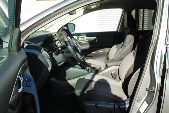 Nissan QASHQAI 1.6 164pk N-Connecta Clima Cruise Navi 360 Camera 18"LMV Trekhaak 1500kg
