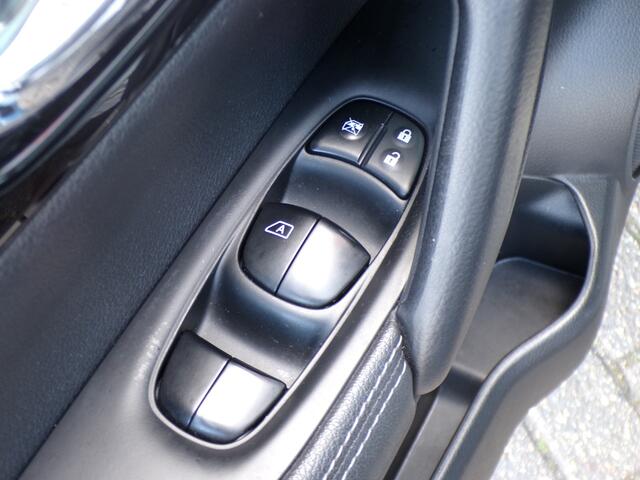 Nissan QASHQAI 1.2 Tekna, Automaat / Leder / Camera + Sensoren / Panoramadak / Navigatie