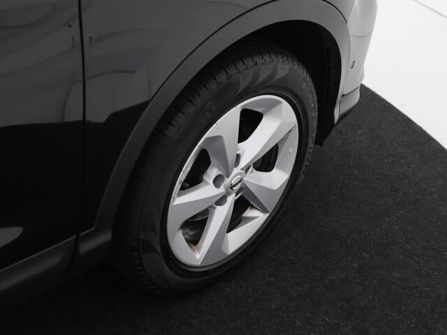 Nissan QASHQAI 1.2 Business Edition | Automaat | Design Pack | Stoelverwarming | LED-Verlichting | 360-graden Camera | Voorruit Verwarmd | 17" LMV | Full-Map Navigatie