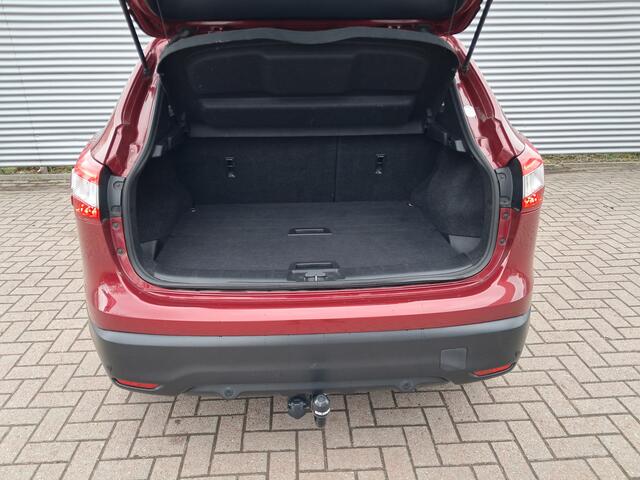Nissan QASHQAI 1.2 N-Connecta met Panoramadak | Clima | Cruise | Camera | Navigatie | PDC voor en achter | Trekhaak | Keyless | RIJKLAARPRIJS INCL 12 MAANDEN GARANTIE EN BEURT