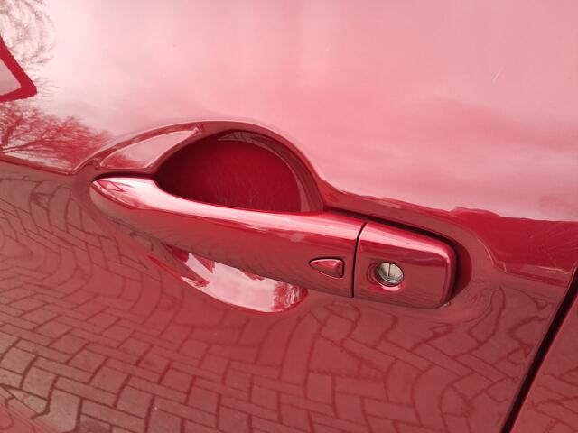 Nissan QASHQAI 1.2 N-Connecta met Panoramadak | Clima | Cruise | Camera | Navigatie | PDC voor en achter | Trekhaak | Keyless | RIJKLAARPRIJS INCL 12 MAANDEN GARANTIE EN BEURT