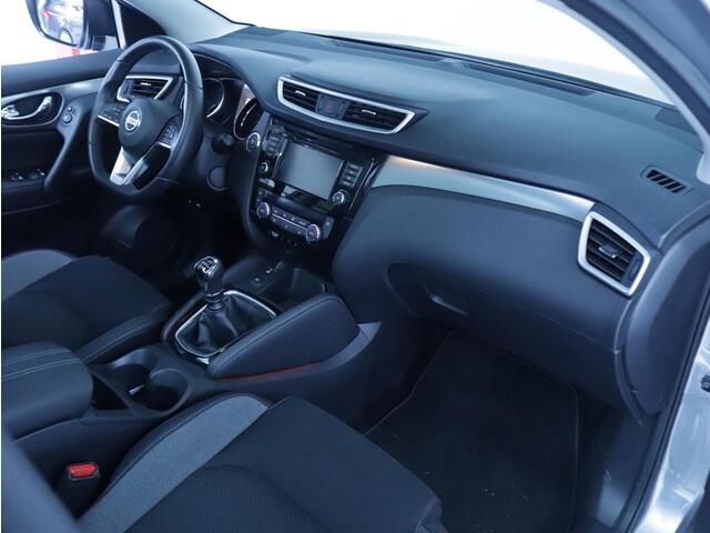 Nissan QASHQAI 1.3 DIG-T N-Connecta Clima/Navi/Trekhaak/Panoramadak