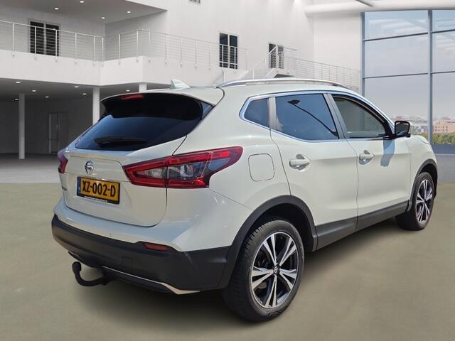 Nissan QASHQAI 1.3 DIG-T N-Connecta [TREKHAAK, PANORAMADAK, 360 CAMERA, APPLE CARPLAY/ANDROID, SENSOREN, NAVIGATIE, NIEUWSTAAT]