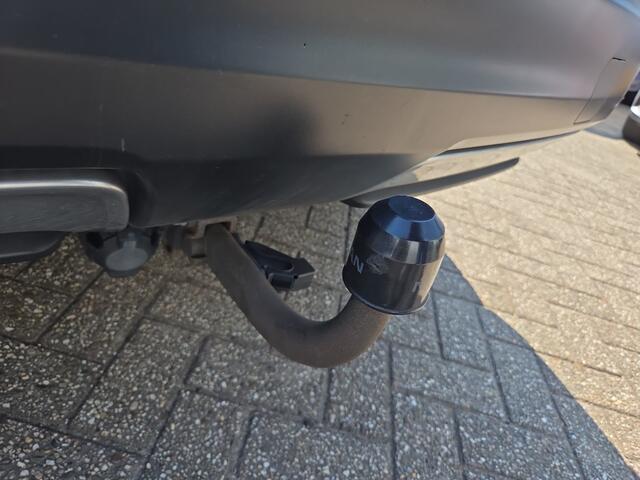 Nissan QASHQAI 1.3 DIG-T N-Connecta [TREKHAAK, PANORAMADAK, 360 CAMERA, APPLE CARPLAY/ANDROID, SENSOREN, NAVIGATIE, NIEUWSTAAT]