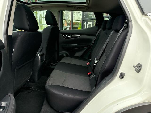Nissan QASHQAI 1.2 N-Connecta *trekhaak & Panoramadak*