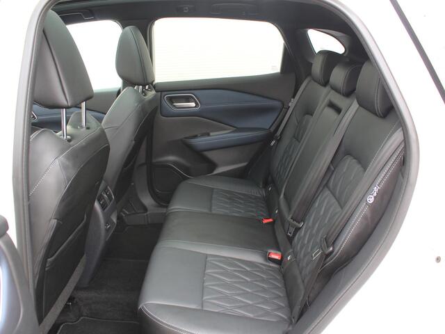 Nissan QASHQAI 1.3 MHEV Xtronic Tekna Plus / Trekhaak (1800KG) / Panoramadak / Bose / Lederen Bekleding / Matrix LED Koplampen /