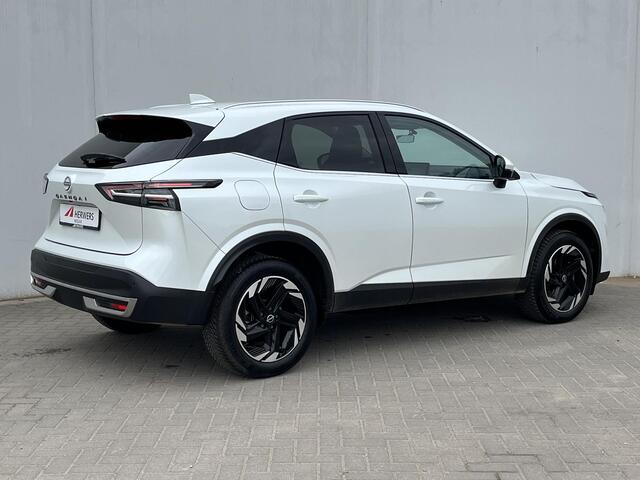 Nissan QASHQAI 1.3 MHEV Xtronic N-Connecta Automaat / Als NIEUW! / Nieuw Model Face Lift / Trekgewicht 1.800 kg / Cold Pack / 360° Camera / Voorruitverwarming / Stuur- en Stoelverwarming / Adaptieve Cruise Control / Apple Carplay & Android Auto / Navigatie full map / Al
