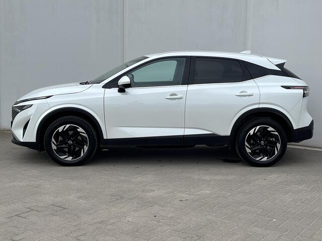Nissan QASHQAI 1.3 MHEV Xtronic N-Connecta Automaat / Als NIEUW! / Nieuw Model Face Lift / Trekgewicht 1.800 kg / Cold Pack / 360° Camera / Voorruitverwarming / Stuur- en Stoelverwarming / Adaptieve Cruise Control / Apple Carplay & Android Auto / Navigatie full map / Al