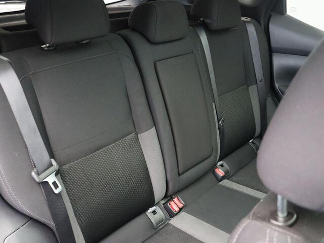 Nissan QASHQAI 158pk DIG-T N-Connecta | Trekhaak | Panoramadak | Stoelverwarming | Automaat | Cruise control |
