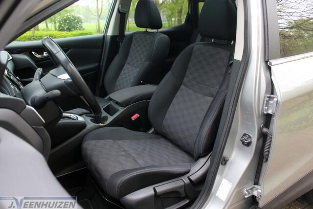 Nissan QASHQAI 1.2 Connect Edition | 2016 | AUTOMAAT | Panoramdak |